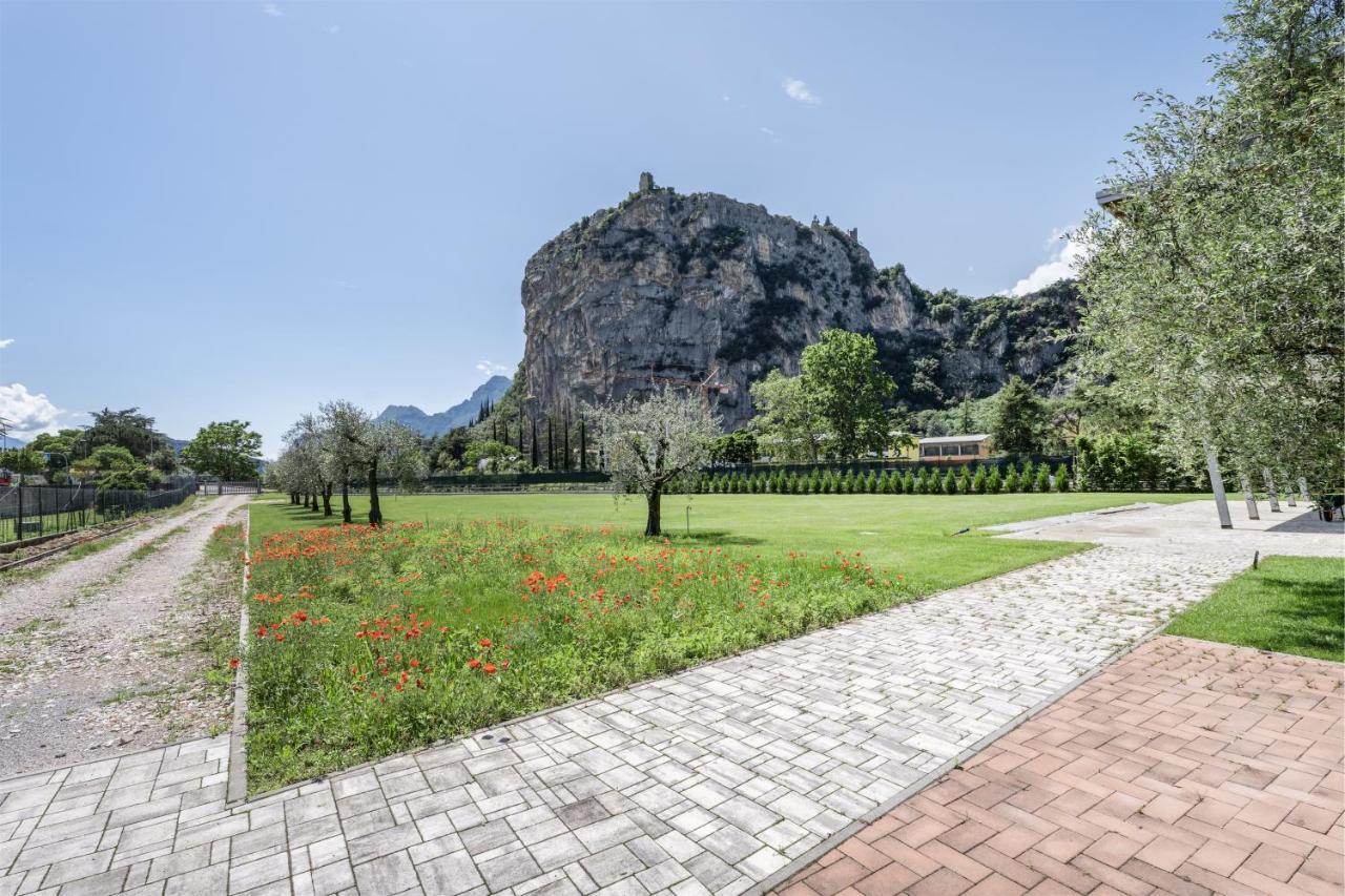 Casa Flavia, Mountains & River アルコ エクステリア 写真