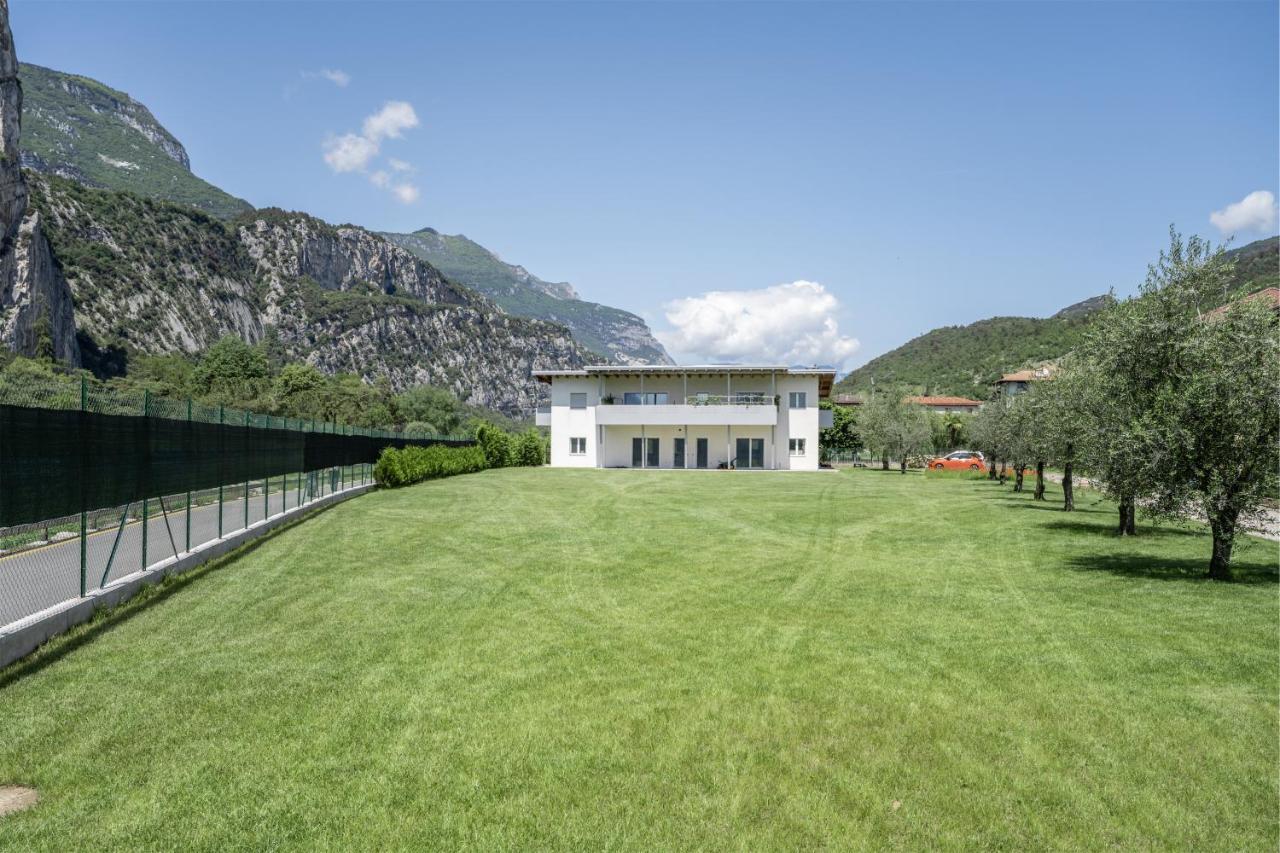 Casa Flavia, Mountains & River アルコ エクステリア 写真
